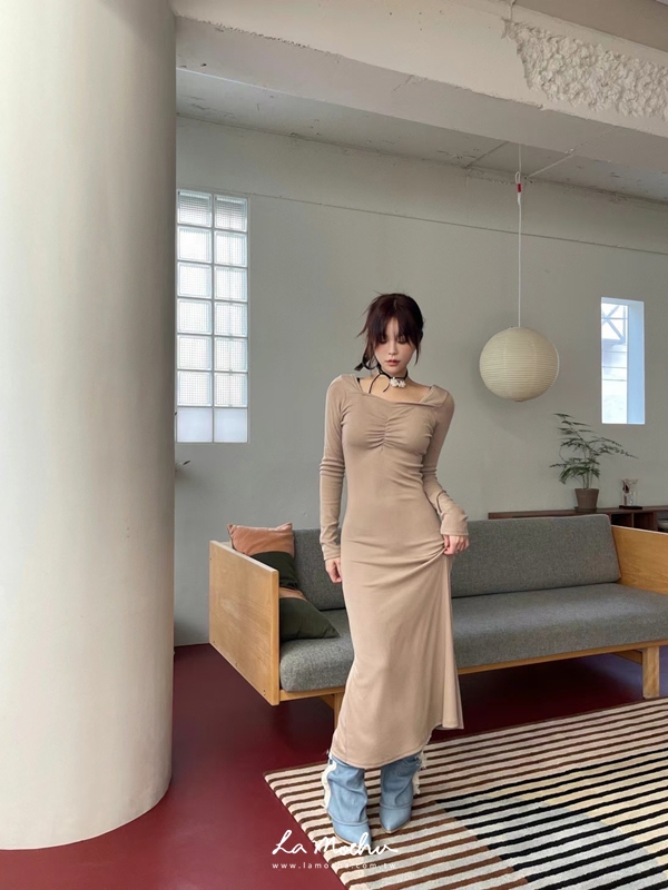 胸抓皺方領長洋裝